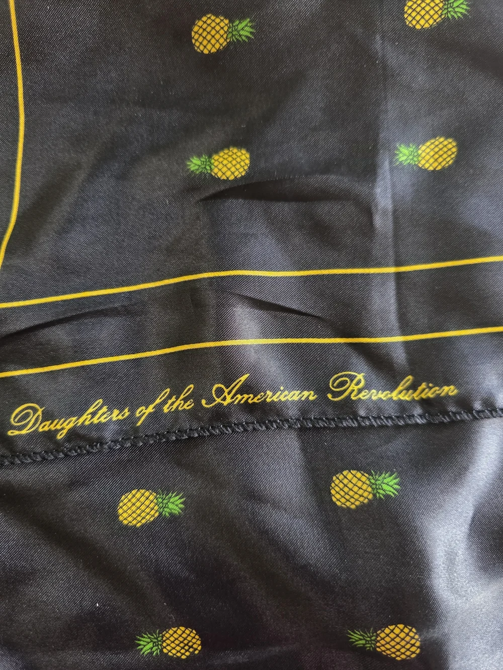 VTG DAR Daughters of the American Revolution Pineapple Scarf Wrap Black Gold
